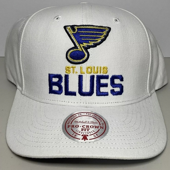 St. Louis Blues Mitchell & Ness All White Pro Throwback Snapback Adjustable Hat - Picture 1 of 6